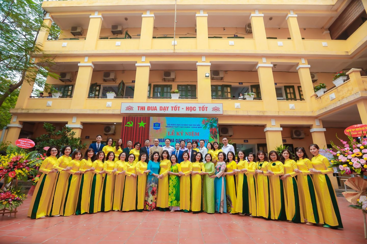 Trường THPT Vạn Xuân, quận Long Biên