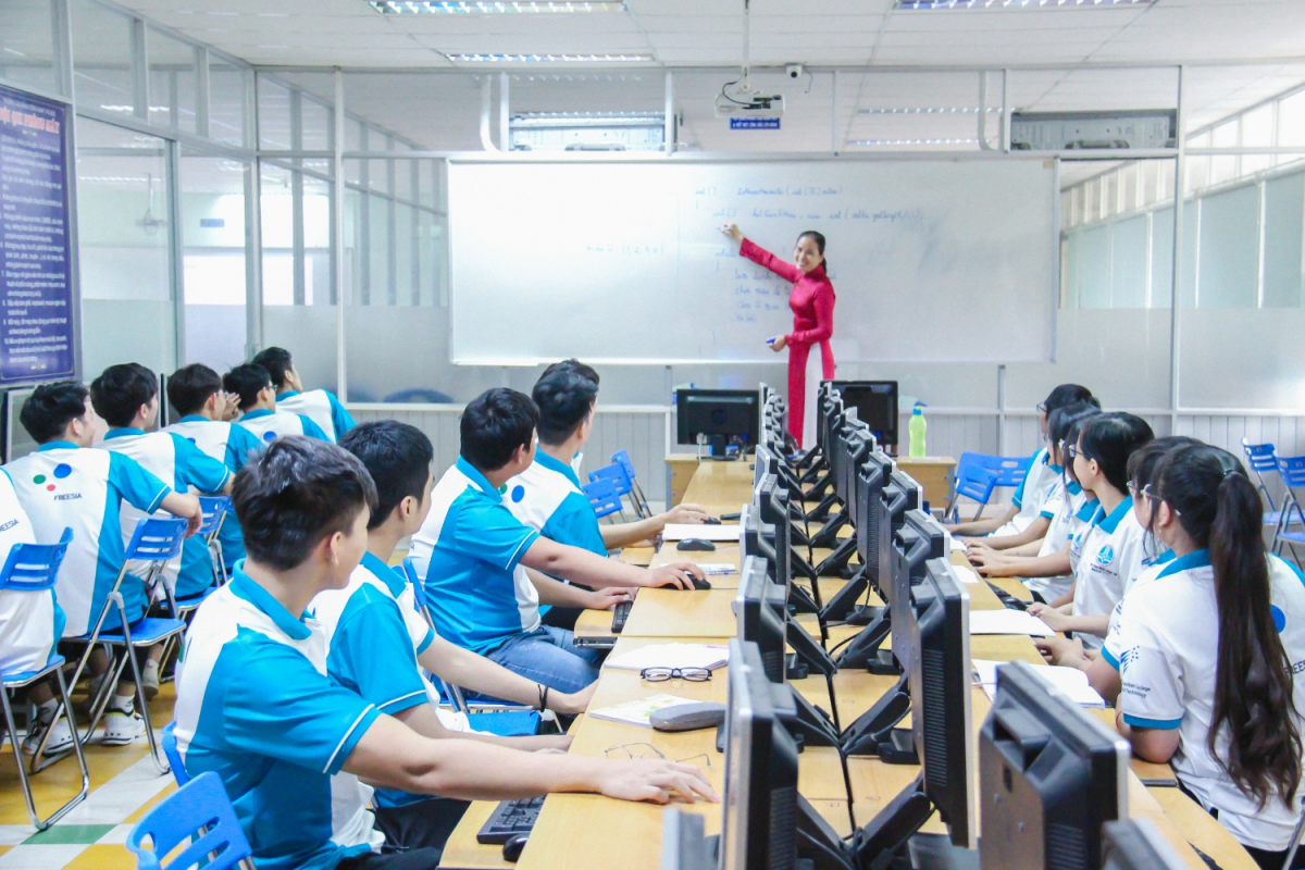 Trường đào tạo nghề Đồng hồ - Điện tử - Tin học Hà Nội