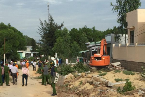 Đất có sổ đỏ bị lấn chiếm