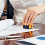 Thủ tục công chứng hợp đồng mua bán xe: Bên bán cần chuẩn bị gì? Thủ tục công chứng hợp đồng