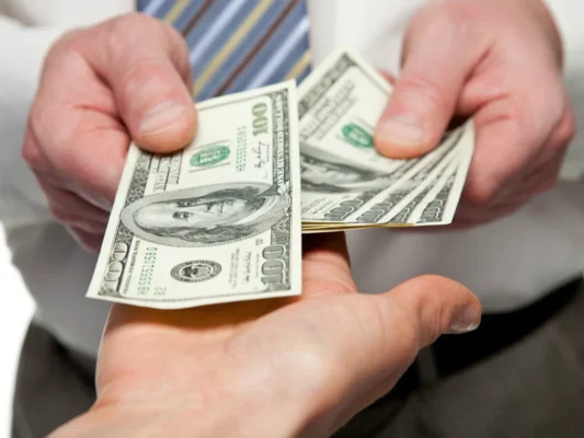 vật rơi từ công trình