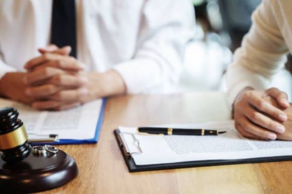 Công chứng viên đóng vai trò gì trong quyền lợi hôn nhân của bạn?