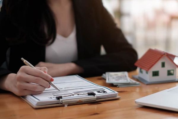 Công chứng tài liệu cần thiết cho người đi vay vốn mua nhà như thế nào?