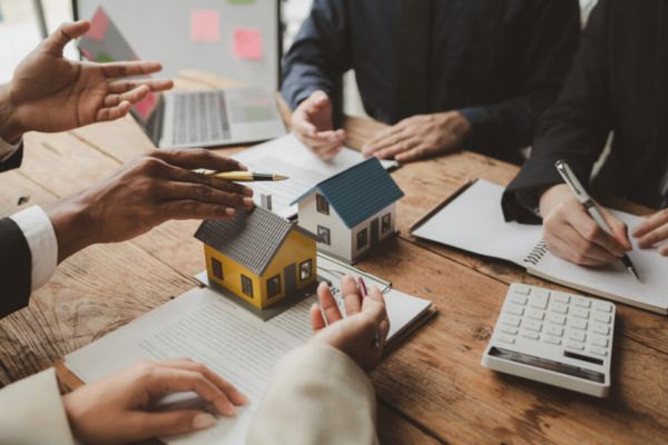 Làm thế nào để giải quyết tranh chấp liên quan đến tài liệu công chứng nhà đất?