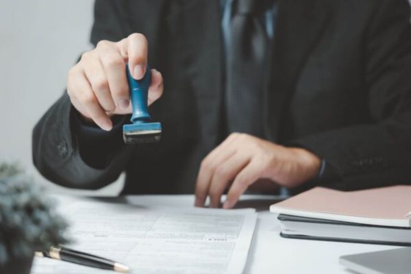 Quyền lợi và nghĩa vụ khi sử dụng dịch vụ công chứng bản sao tài liệu