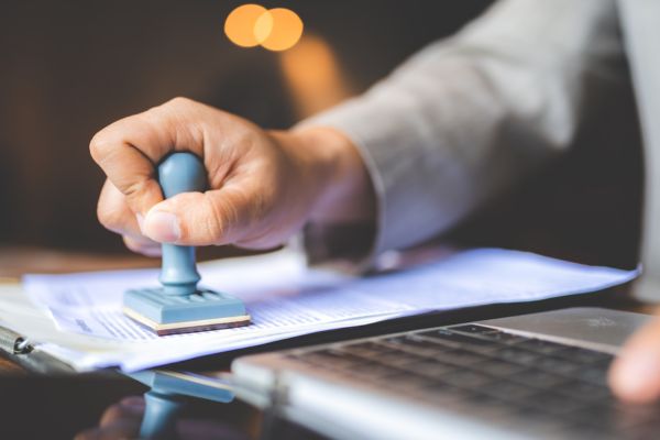 Quyền lợi và nghĩa vụ khi sử dụng dịch vụ công chứng bản sao tài liệu