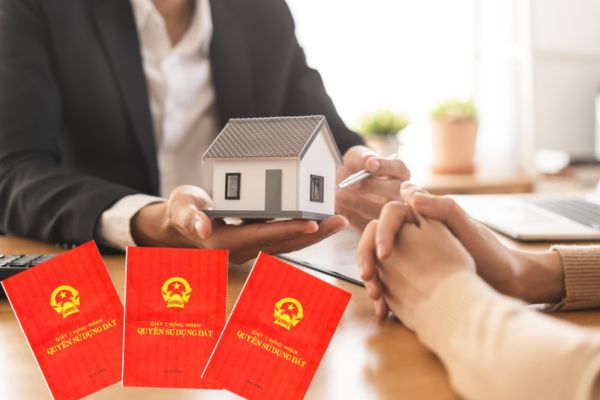 Chi phí sang tên sổ đỏ bao nhiêu tiền?