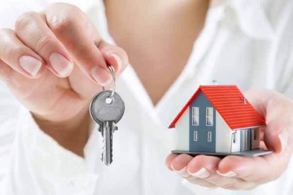 Tặng cho quyền sử dụng đất: Thuế và lệ phí phải nộp