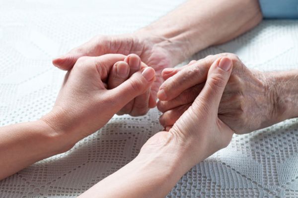 Thủ tục ủy quyền khi người ủy quyền ốm đau