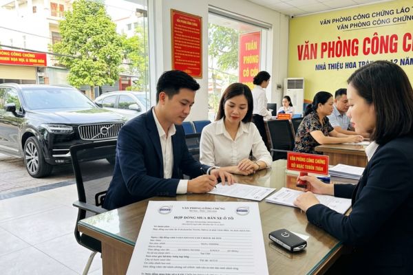 Công chứng hợp đồng mua bán xe sang Volvo