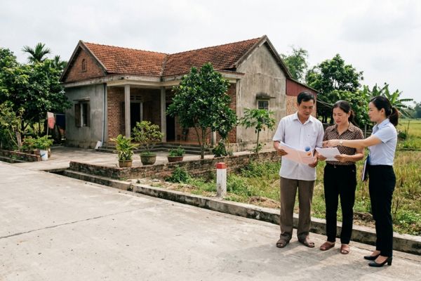 Mua nhà đất có sổ đỏ nhưng đất có đường giao thông công cộng