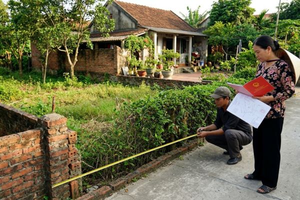 Mua nhà đất có sổ đỏ nhưng diện tích thực tế lớn hơn sổ