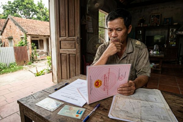 Mua nhà đất có sổ đỏ nhưng người bán đã mất tích
