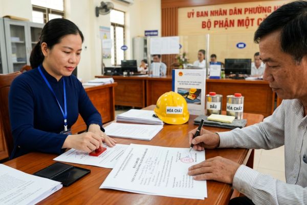 Chứng thực chữ ký trên bản cam kết chịu chi phí khắc phục sự cố tràn dầu/hóa chất