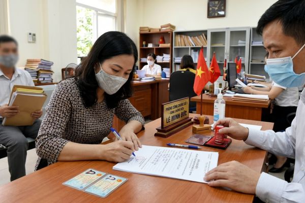Chứng thực chữ ký trên bản cam kết từ bỏ quyền tài sản khi làm thủ tục ly hôn