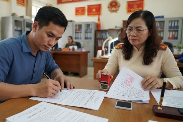 Chứng thực chữ ký trên tờ khai xác nhận tình trạng độc thân để làm thủ tục mua nhà