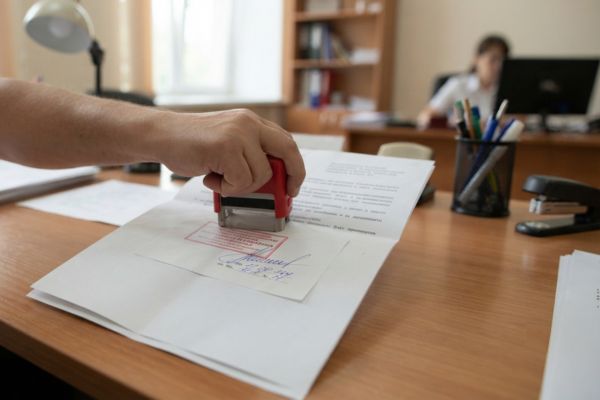 Sự thật về việc chứng thực chữ ký trên giấy tờ đánh máy dán thêm chữ
