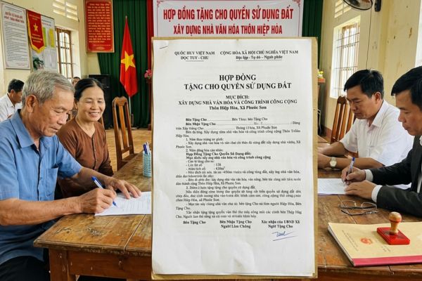 Hợp đồng tặng cho quyền sử dụng đất làm nhà văn hóa, công trình công cộng